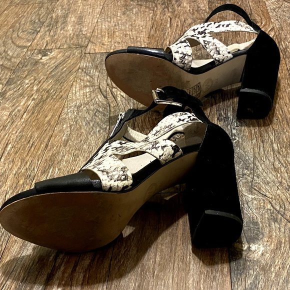 Michael Kors - SOLD - Picture 5 of 5